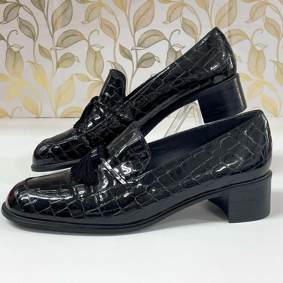 Stuart Weitzman Black Crocodile Pattern Tassel Loafers Size 8 - Picture 1 of 9